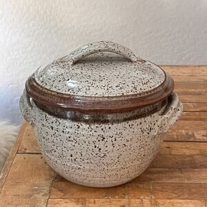 Stoneware Pottery Funnel Steamer Bundt Cake Bakeware Lidded & Handles